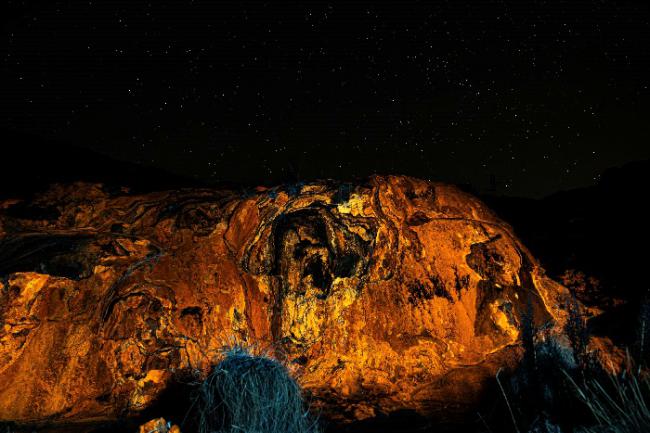 Descubren la luminiscencia de los travertinos del desierto de Tabernas