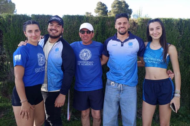 Isidro Leyva recupera su trono nacional universitario en el salto de pértiga