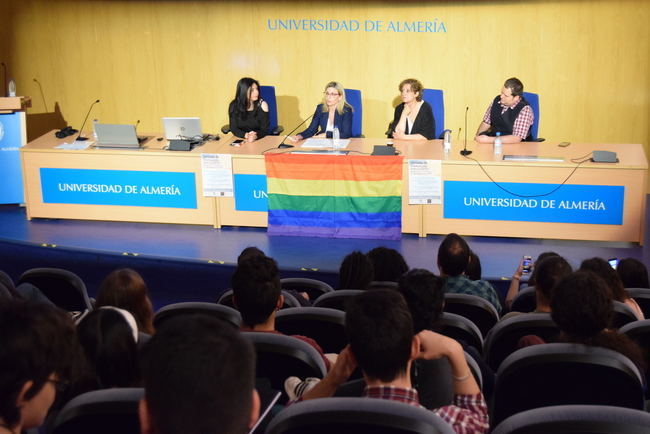 La UAL celebra el Día contra la Homofobia abanderando los estudios sobre sexualidad