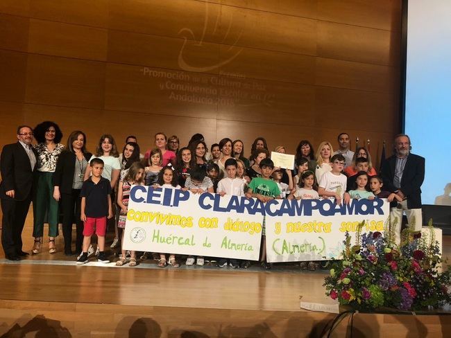 La Junta premia al Colegio 'Clara Campoamor' por su proyecto de mejora de la convivencia