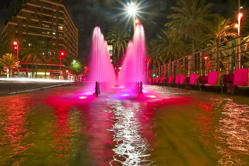 Almería se cubre de rosa para visibilizar el Día Mundial contra el Cáncer de Mama