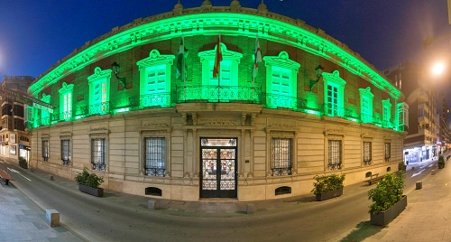 La Diputación se ilumina de verde por el Día de la Escucha