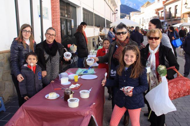 El Ecomercado navideño de Abla invita al consumo de aceite de oliva virgen extra