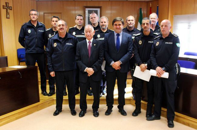 Felicitación pública a siete policías de Roquetas por dos recientes actuaciones