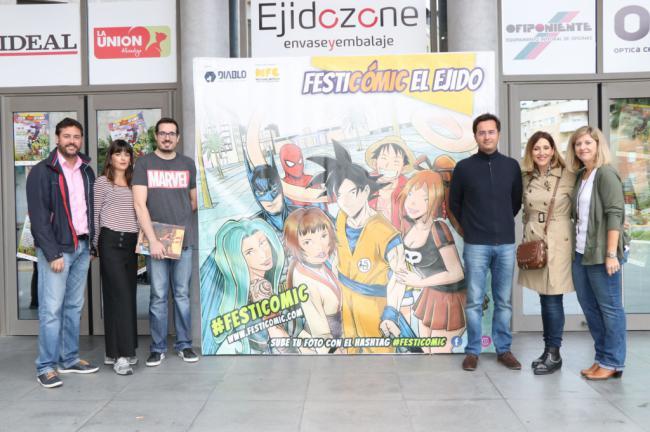 El manga y FORNITE inundan El Ejido en el Festicómic 2018