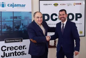 Cajamar firma un convenio con Dcoop
 