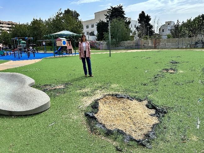 Lamentable estado del parque infantil de Villablanca