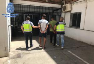 La Policía Nacional detiene a tres jóvenes acusados de cometer tres atracos en El Ejido