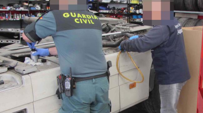 La Guardia Civil y la Agencia Tributaria detectan dos infracciones con gasoil bonificado