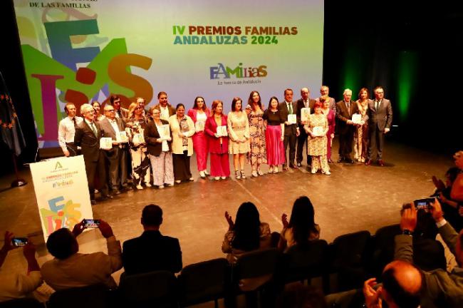 Estos almerienses distinguidos en los Premios Familias