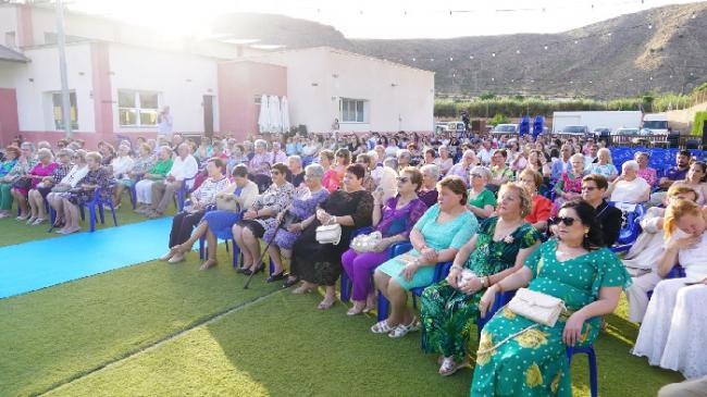 Berja gradúa a sus mayores de los Talleres de Memoria con una emotiva gala