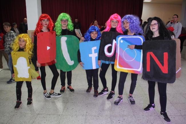 El Centro Cultural de Abla se llena de colorido en la gran fiesta de Carnaval