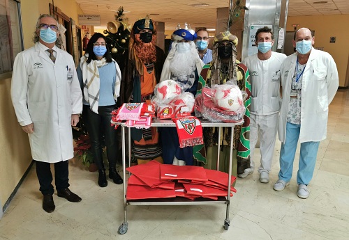 SS.MM los Reyes Magos visitan Torrecárdenas y el Materno Infantil