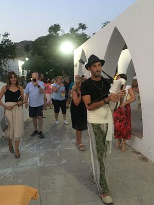 Una Emotiva Tarde Literaria Y Musical En El Mágico Entorno De La Villa De Vícar , Brillante Comienzo De Las Actividades De Paseando Entre Velas