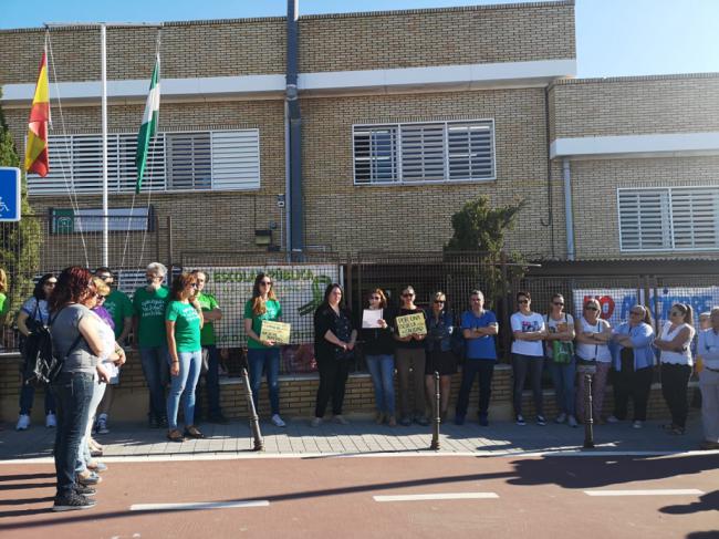 El CEIP Goya protesta por el cierre de una línea de tres años