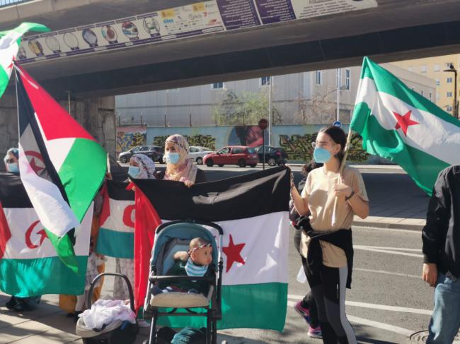 Un centenar de personas se concentran en apoyo al pueblo saharaui