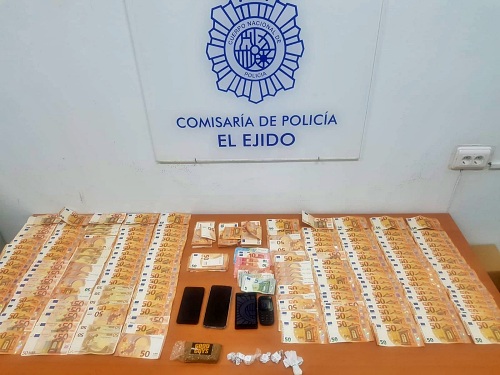 Dos detenidos e intervenidos 15.000 euros en El Ejido