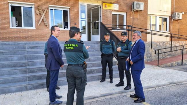 Visita del subdelegado al Puesto Principal de la Guardia Civil en El Ejido