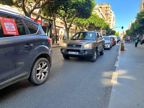 Una caravana de 200 vehículos de hosteleros de Almería reclama compensaciones