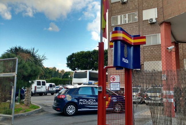 La Policía Nacional detiene a un varón que acababa de sustraer un teléfono móvil