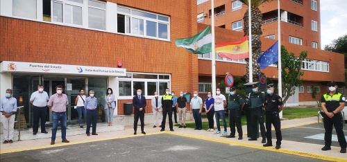 La Autoridad Portuaria de Almería guarda un minuto de silencio por el #COVID19