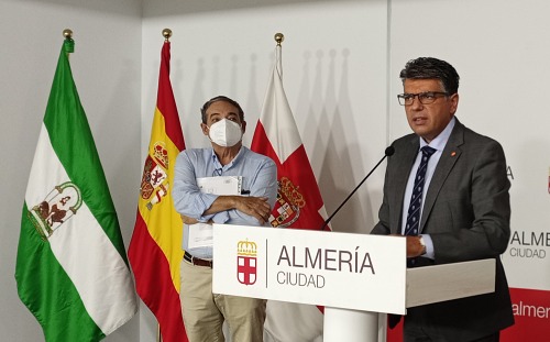 Cazorla avisa de 'otra condena judicial' si el Ayuntamiento permite sobreexplotar el acuífero de Almería