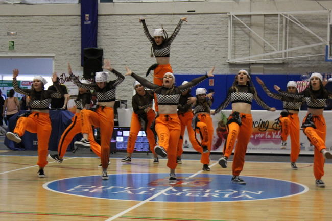 Más de mil personas bailan contras las adicciones en el ‘Dancing Day’ de Proyecto hombre