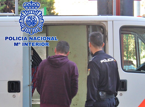 Detenido tras una persecución un hombre con cuatro requisitorias