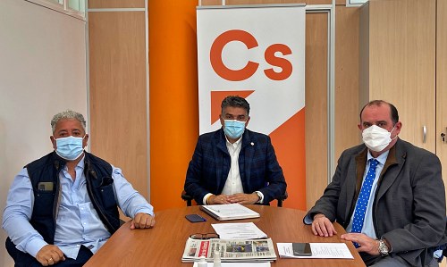 Cs traslada a los feriantes su propuesta de reparto de parcelas