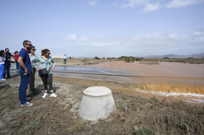 El alcalde recorre Cabo de Gata, La Cañada, El Alquián y San Vicente tras el paso de DANA