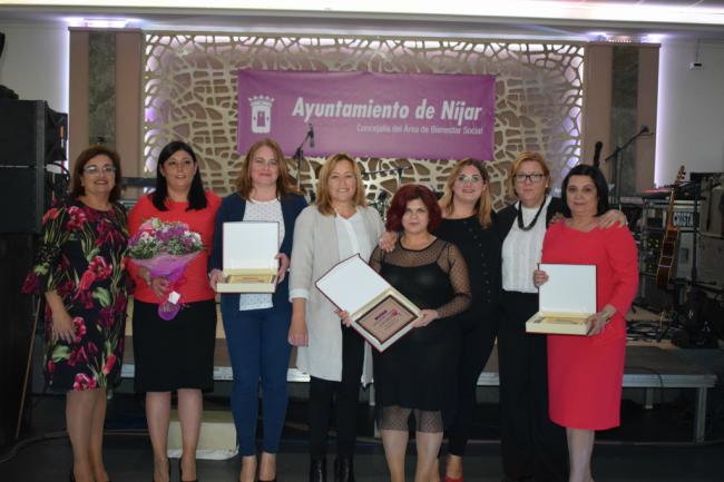 Un millar de nijareñas en la entrega de los IV Premios en Reconocimiento a la Mujer