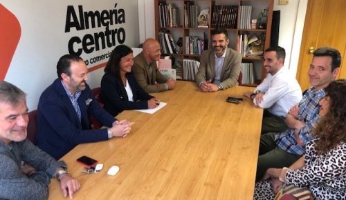 El alcalde conoce las propuestas de Alcentro