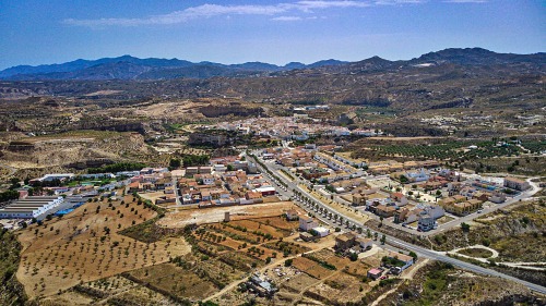 Diputación renueva redes de agua y pavimento en barriadas de Sorbas