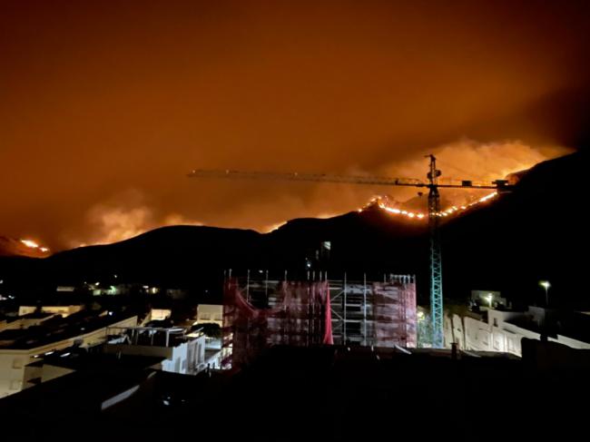 El alcalde de Níjar confirma que los desalojados por el fuego han vuelto