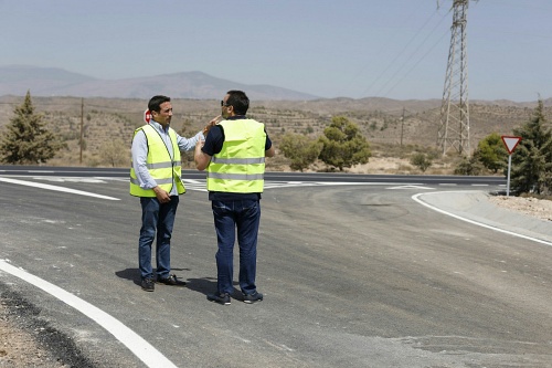 Diputación invierte 300.000 euros en carreteras de Albanchez, Lubrín y Pechina