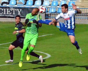 El Berja CF gana en Cúllar Vega y mantiene sus expectativas de ascenso