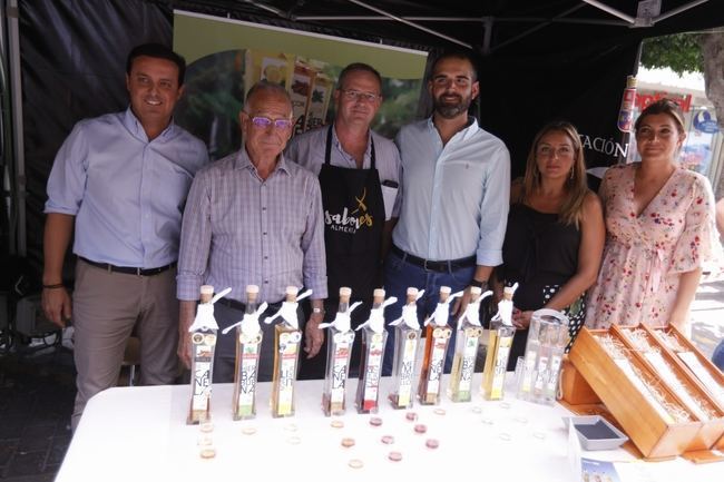 Las empresas de ‘Sabores Almería’ acercan los productos de la tierra a los visitantes de la Feria del Mediodía