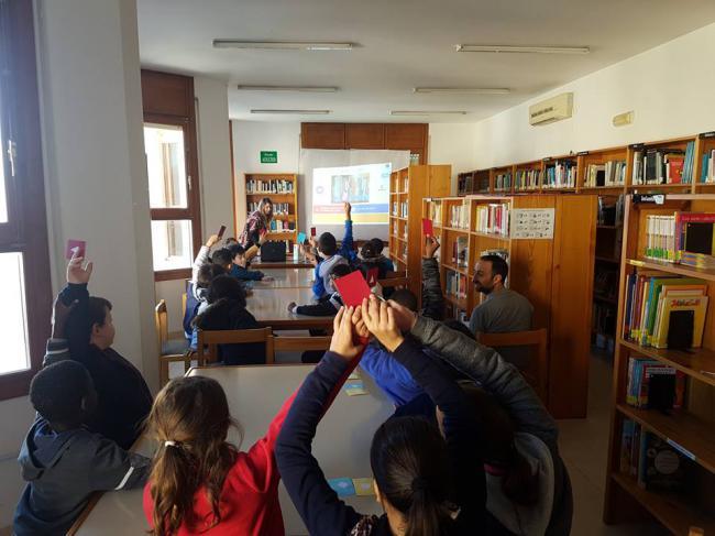 Alumnos Del CEIP Virgen De La Paz Conocen la Biblioteca Antonio Machado