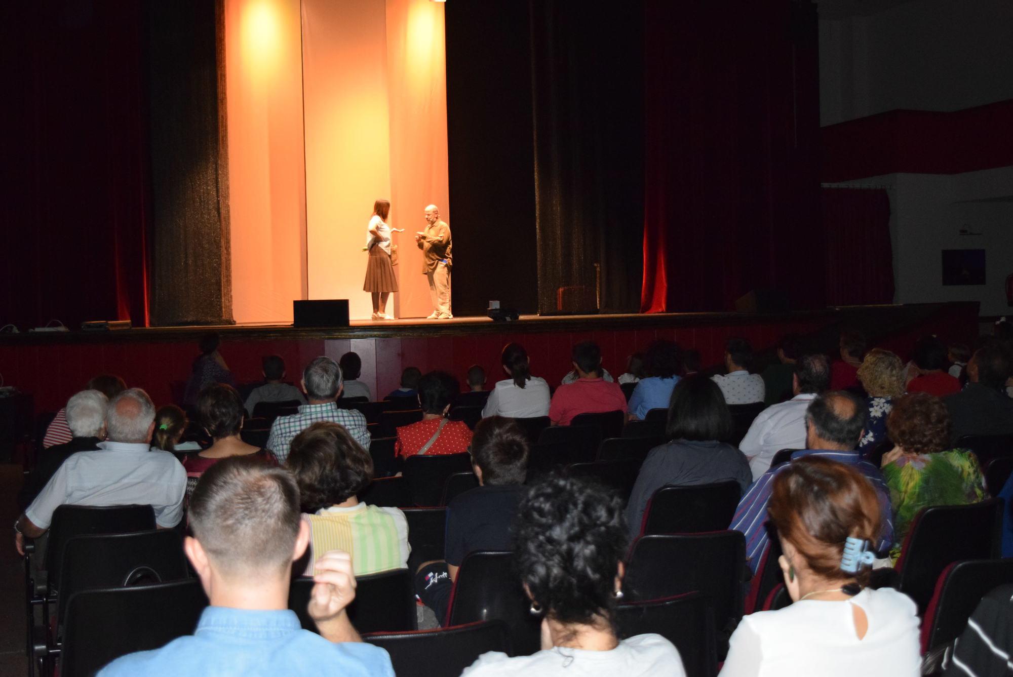 La obra teatral “En un simple fruto...” recrea la historia de Gádor y sus gentes