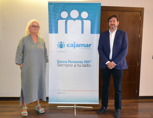 Cajamar y Almería Centro renuevan su colaboración