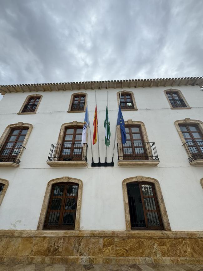 Banderas a media asta en Albox por la catástrofe de Valencia