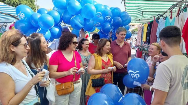 La candidatura del PP visita Adra