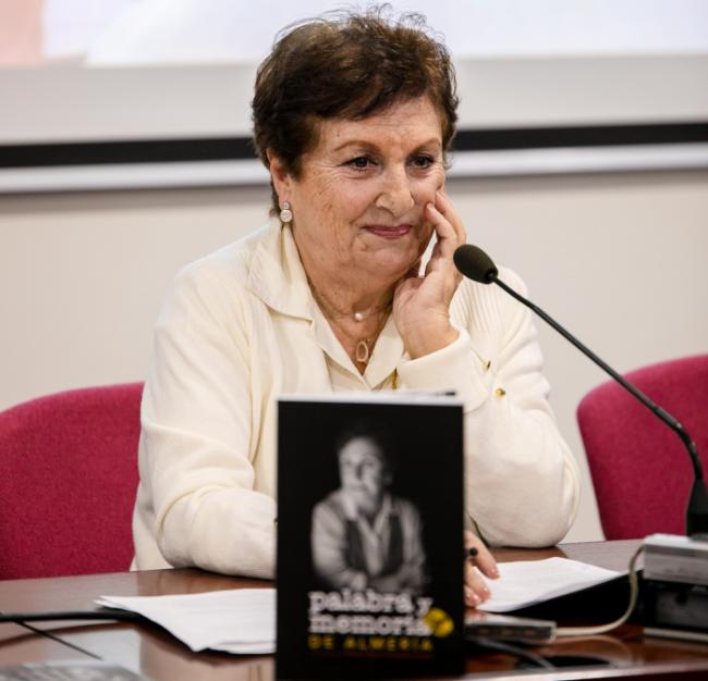 El IEA publica ‘Almería en mi recuerdo’, de María Rosa Granados