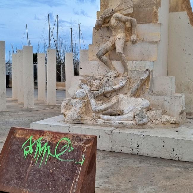 Lamentable estado del monumento a las víctimas de Mauthausen