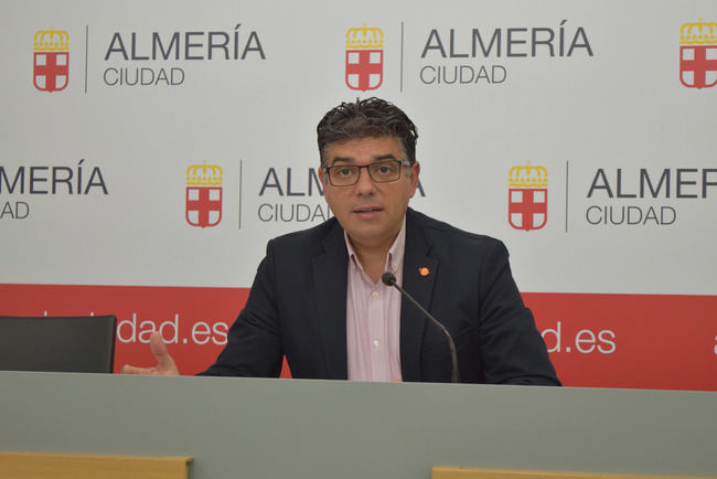 Miguel Cazorla: “El equipo de gobierno es el único responsable de que este año el programa de Feria no cuente con la Travesía al Puerto”