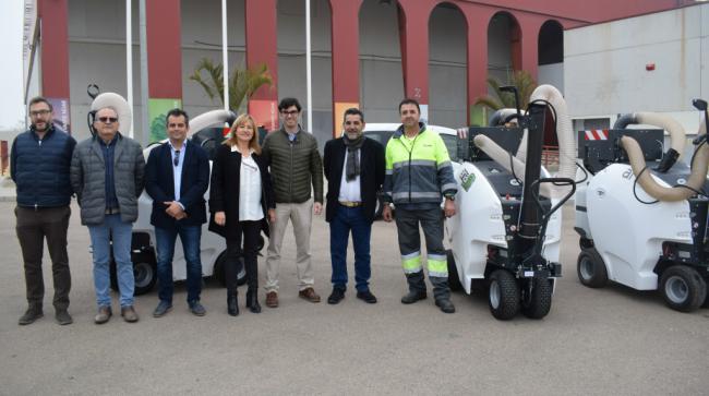 Tres nuevas aspiradoras eléctricas entran en servicio en Níjar