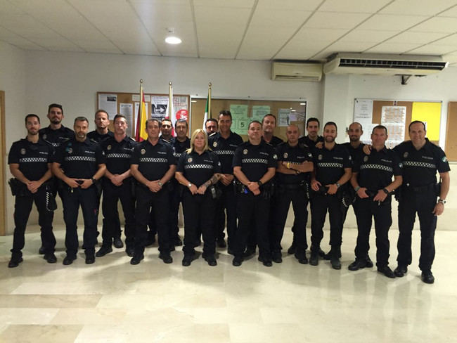 La Policía Local de Almería estrena nueva imagen y cambia el uniforme amarillo por el azul “oficial”