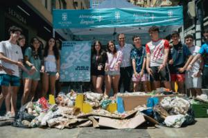 ‘Mi Playa Bonica’ saca a la calle proyectos medioambientales de alumnos de institutos