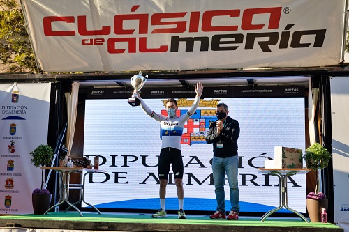 Giacomo Nizzolo gana La Clásica Ciclista de Almería