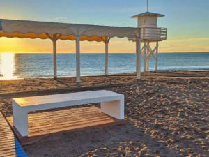 Pasarelas de hormigón en todas las playas de Vera